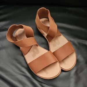 Sorel Flat Tan 100%Leather Strap On Women's Sz 6 US Ella III Flat Sandal